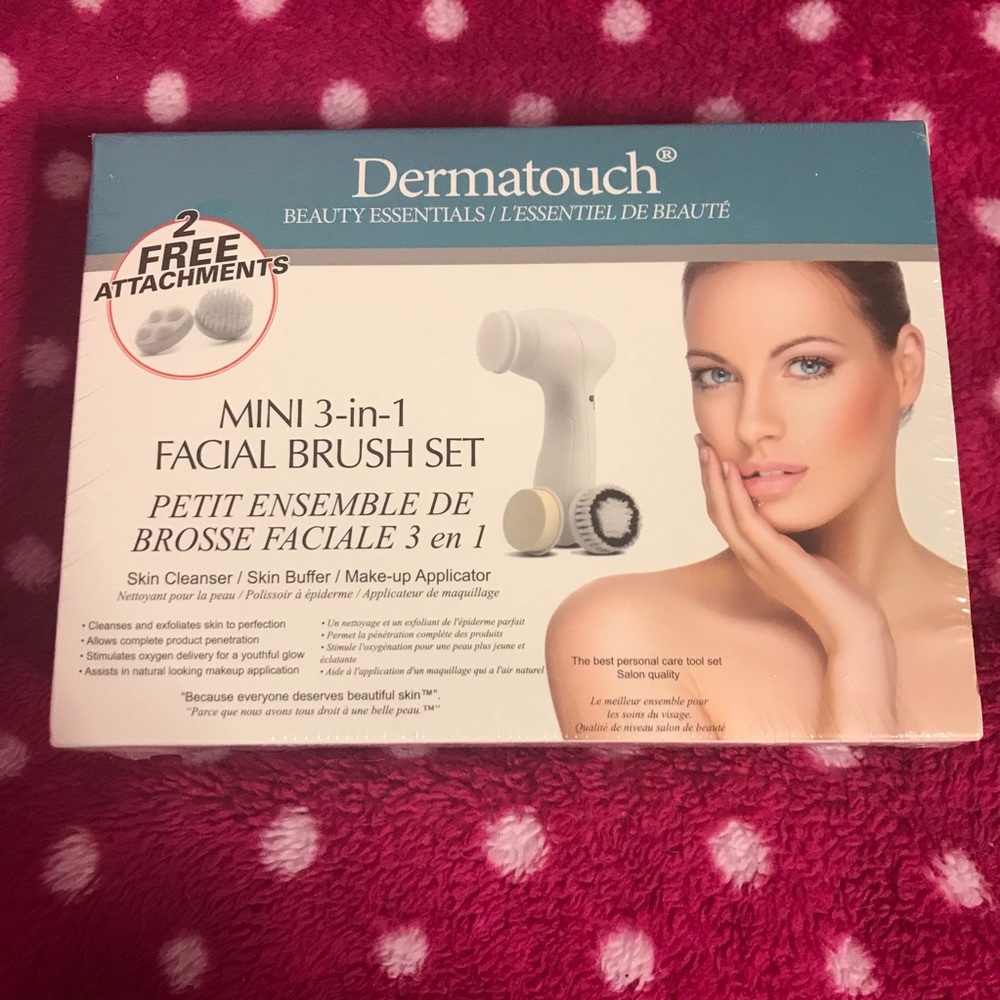NEW Dermatouch mini 3 in 1 facial brush set